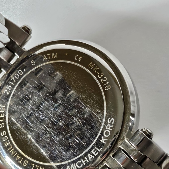 Women Michael Kors MK3218 Darci Silver Tone Stainless Steel Watch 39mm Rose Dial - Picture 16 of 16